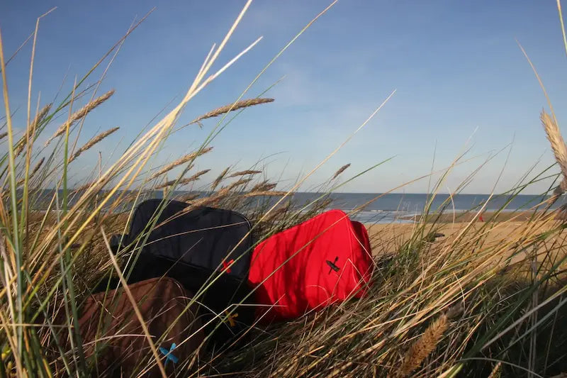 Trousse de toilette sur la plage 800x533px